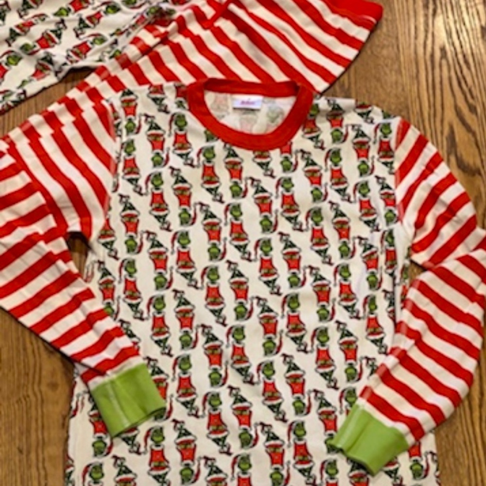 NWOT Hanna Andersson Grinch Who Stole Christmas Classic Pajamas Adult M